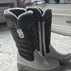 Women's Black and White Winter Boots